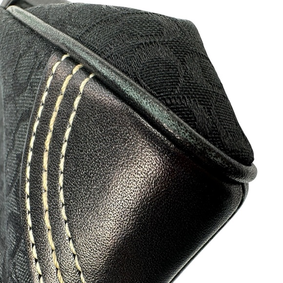 Coach Vintage Soho Signature Black Jacquard KissLock Wristlet purse. - Picture 8 of 11